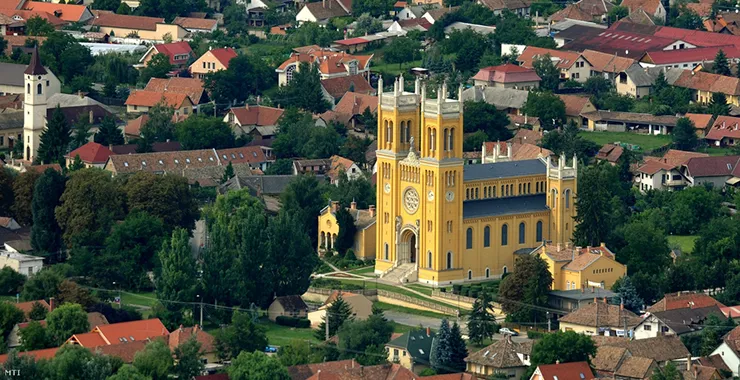 Kazáncsere Fót